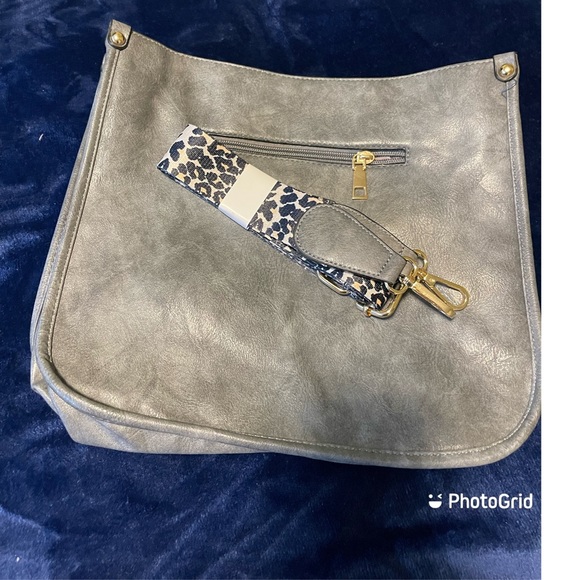 Leza Gray Commuter Bag - Picture 2 of 3